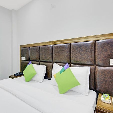 Treebo Royal Salute, Zirakpur Hotell Eksteriør bilde