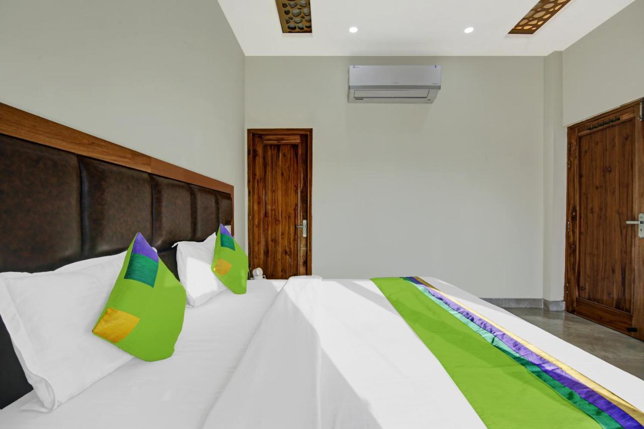 Treebo Royal Salute, Zirakpur Hotell Eksteriør bilde