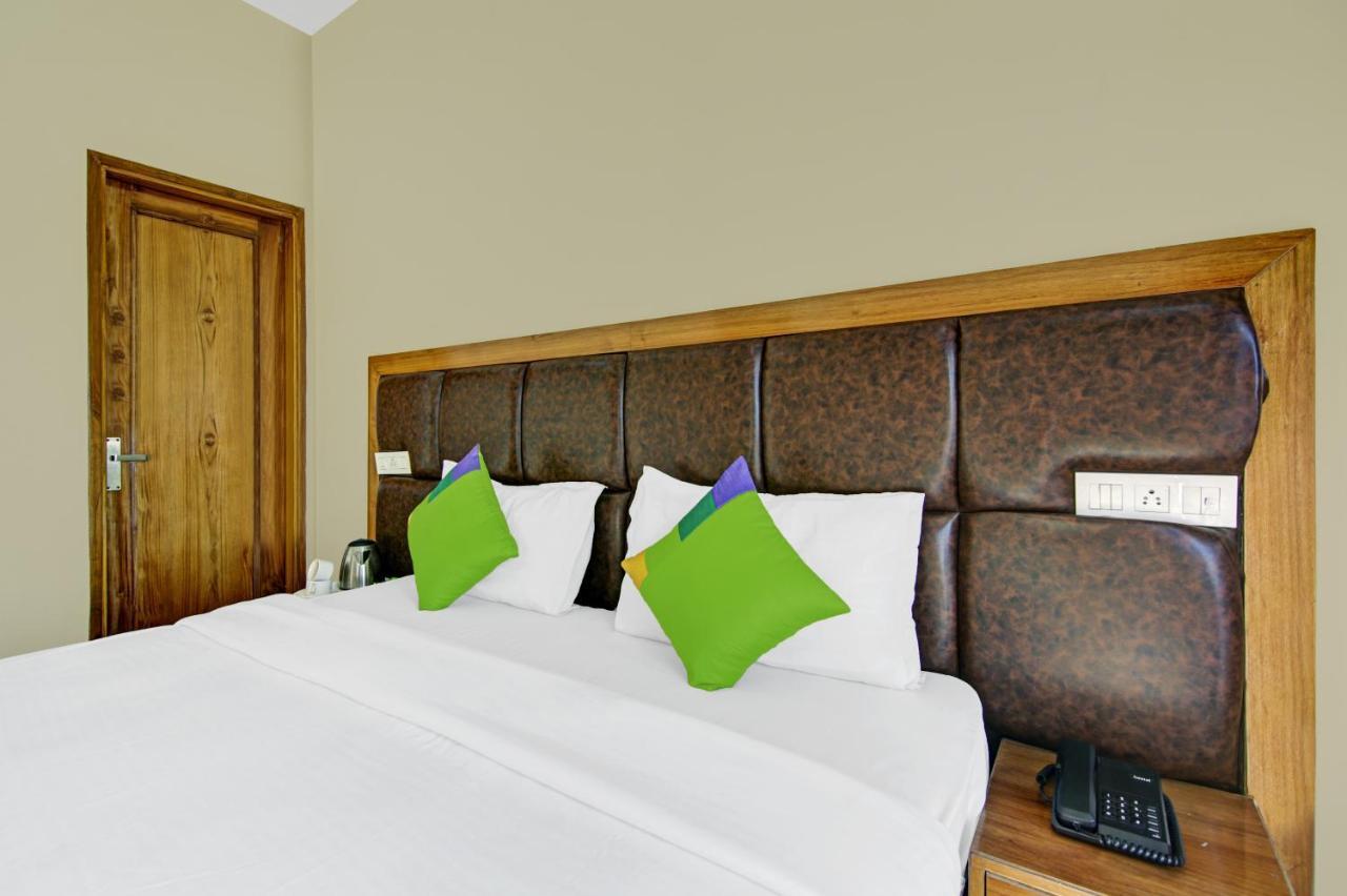 Treebo Royal Salute, Zirakpur Hotell Eksteriør bilde