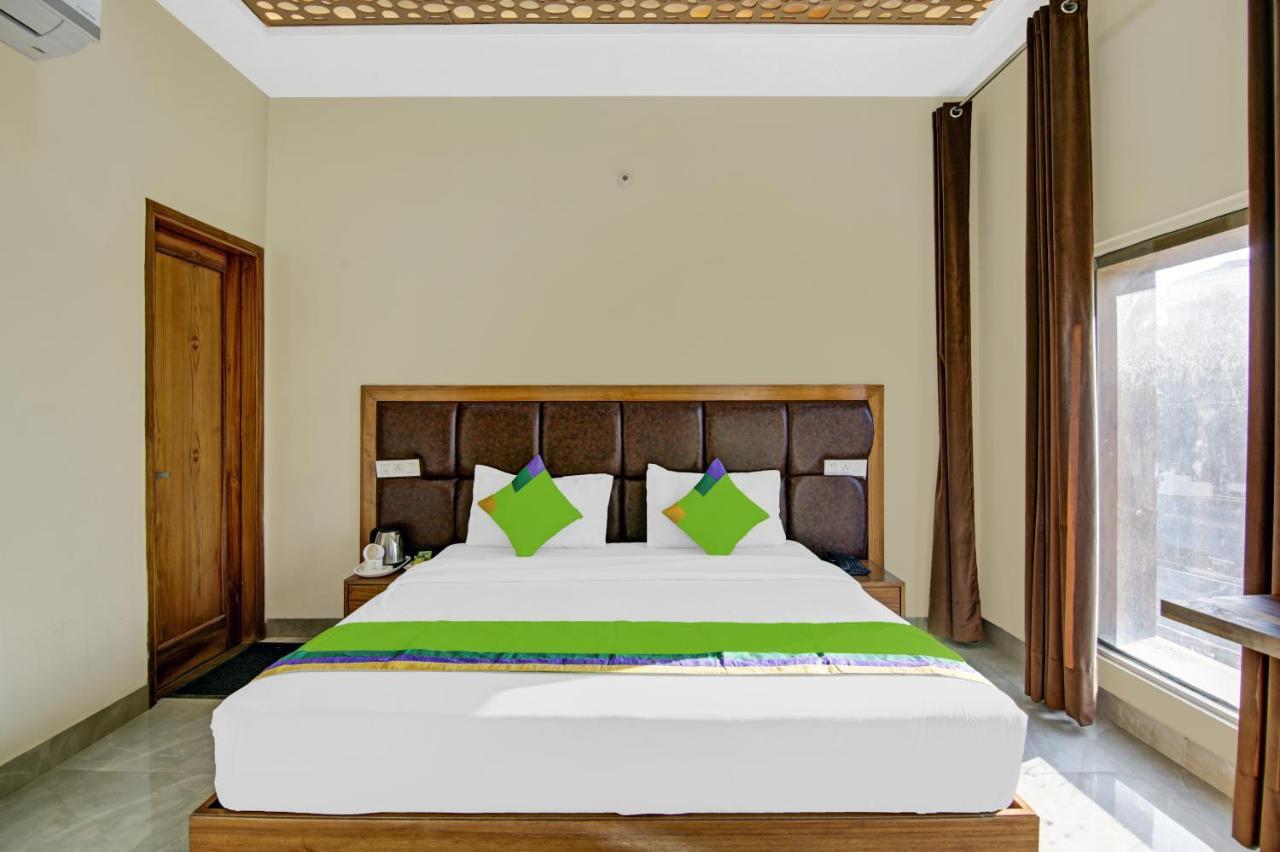 Treebo Royal Salute, Zirakpur Hotell Eksteriør bilde
